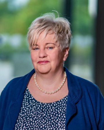 Cornelia Flössel, Projektmanagerin