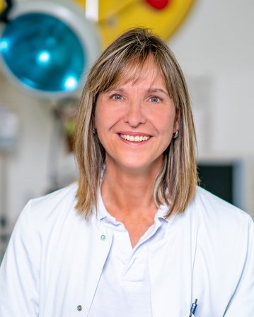 Dr. med. Irene Graneß, Fachärztin für Kinder- und Jugendmedizin/Schwerpunkt Neuropädiatrie, Fachkunde Ultraschalldiagnostik Abdomen und Retroperitoneum/Kinder, Curriculum Sozialpädiatrie, EEG-Zertifikat der DGKN, Verantwortlich für die Betreuung der neuropädiatrischen Patienten