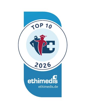 Top 10 Auszeichnung 2026 von ethimedis.de, dargestellt durch ein Logo mit medizinischen Symbolen und stilisierten Figuren.